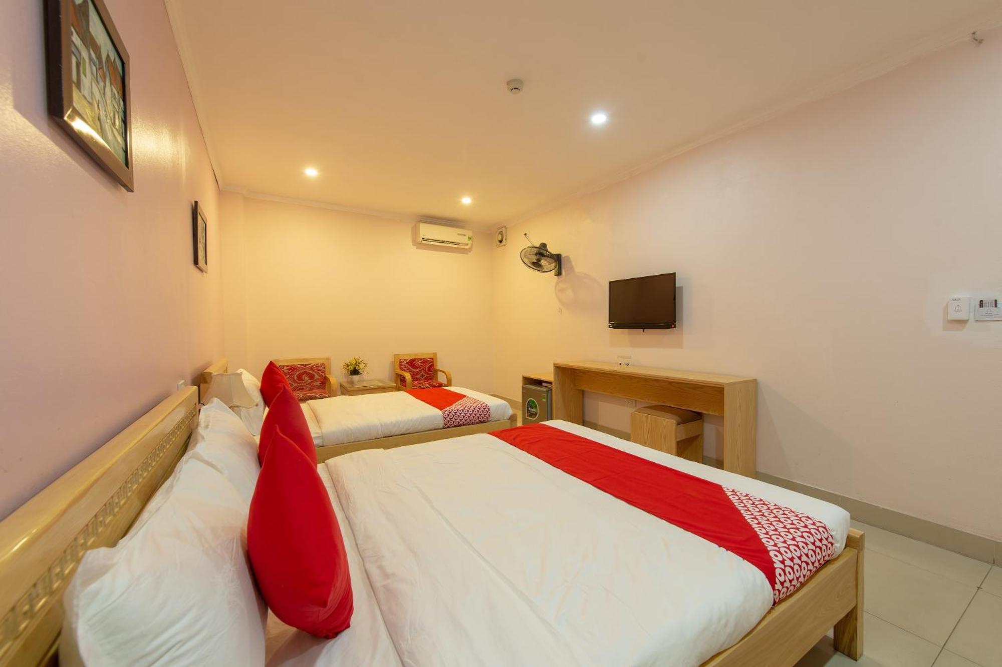 Capital O 417 Truong Son Hotel Ханой Екстериор снимка