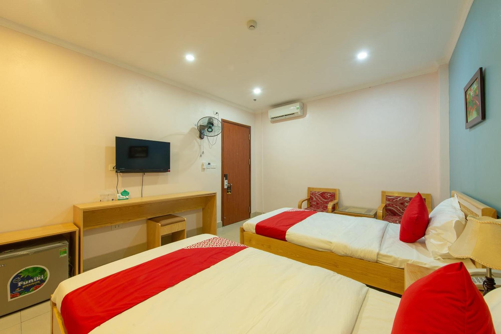 Capital O 417 Truong Son Hotel Ханой Екстериор снимка