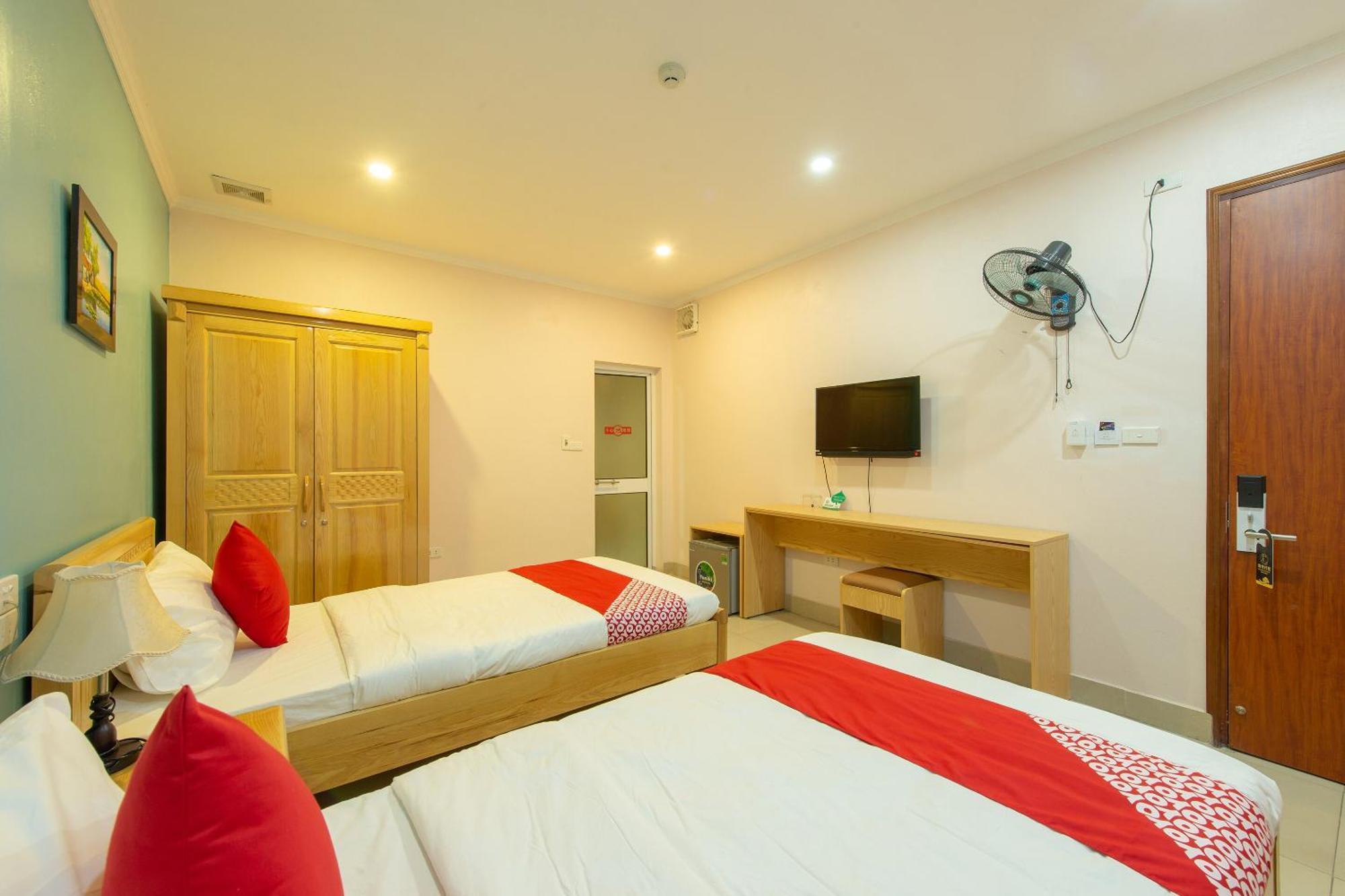 Capital O 417 Truong Son Hotel Ханой Екстериор снимка