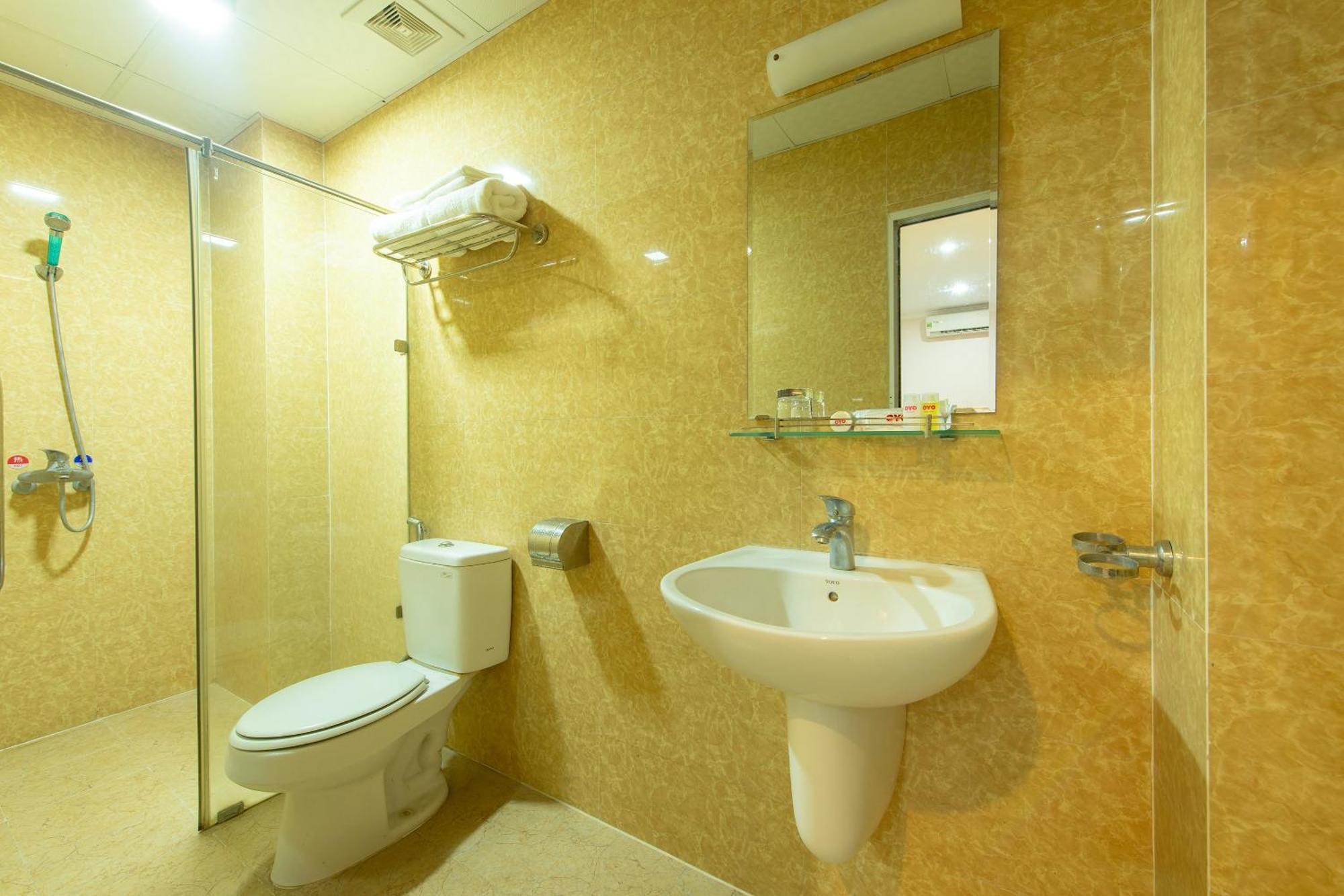 Capital O 417 Truong Son Hotel Ханой Екстериор снимка